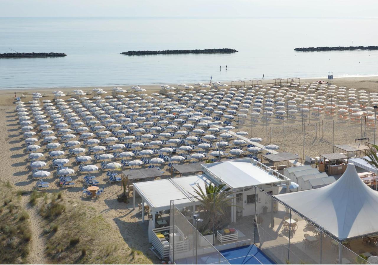Hotel Sayonara Senigallia Buitenkant foto