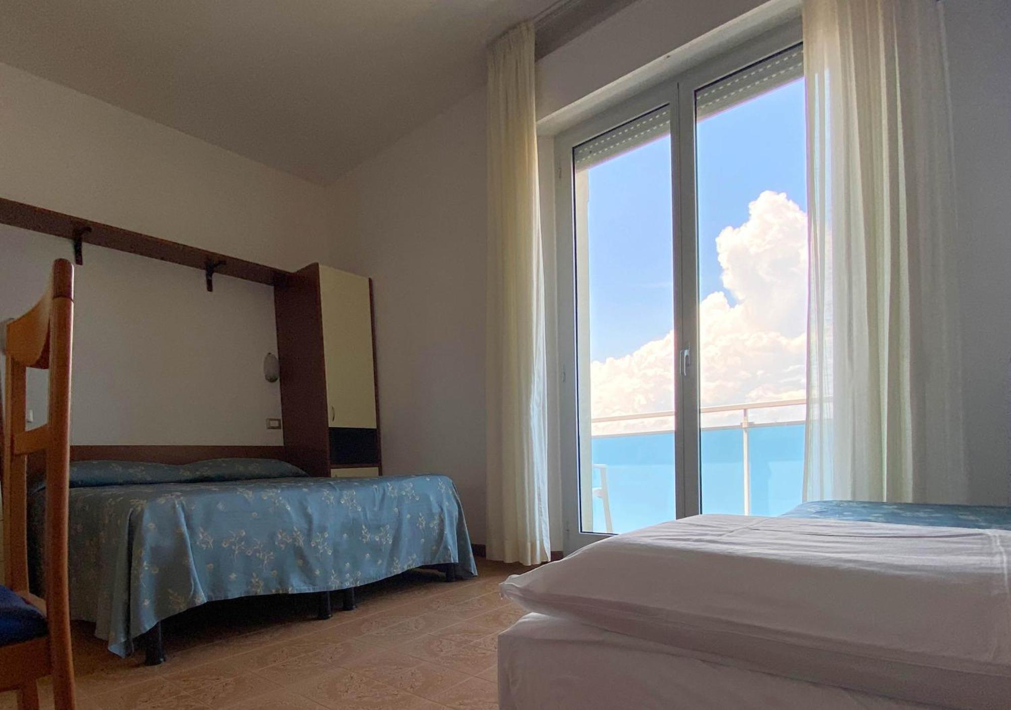 Hotel Sayonara Senigallia Buitenkant foto