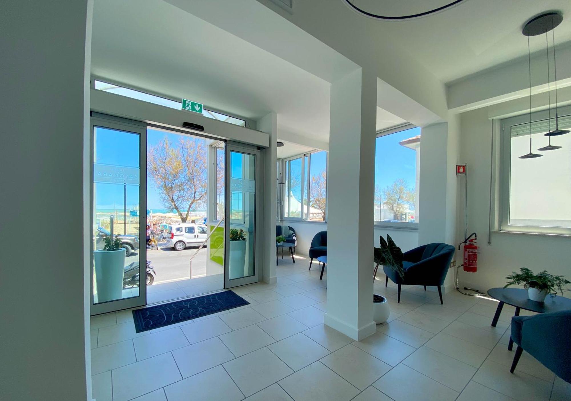 Hotel Sayonara Senigallia Buitenkant foto