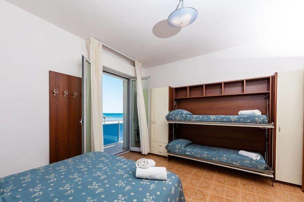 Hotel Sayonara Senigallia Buitenkant foto