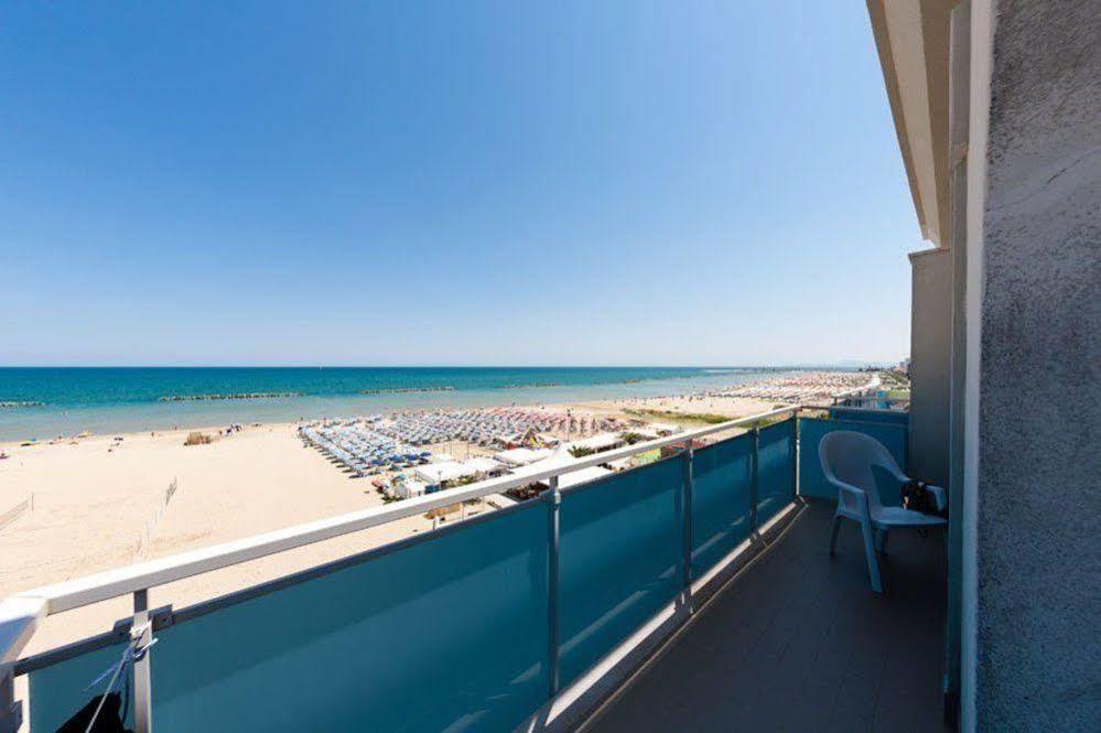 Hotel Sayonara Senigallia Buitenkant foto